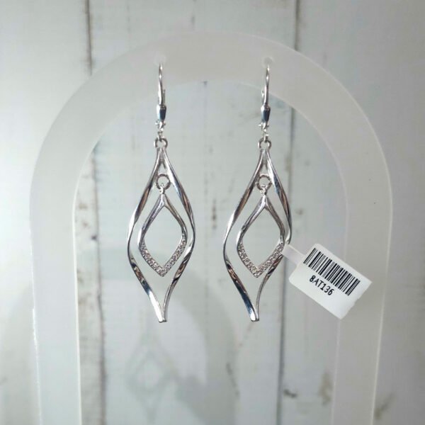 Arete colgante ondulado