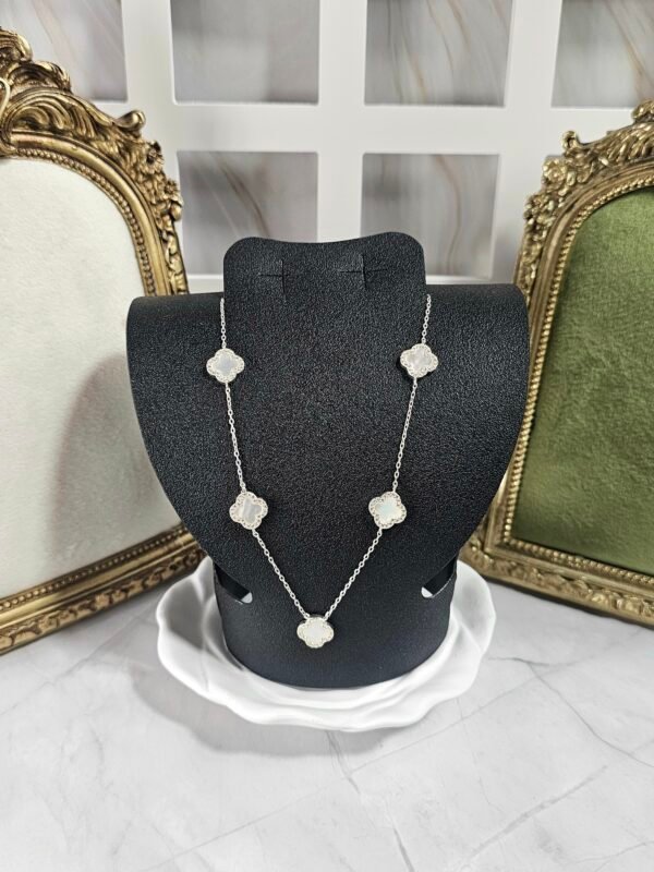Collar Concha Blanca