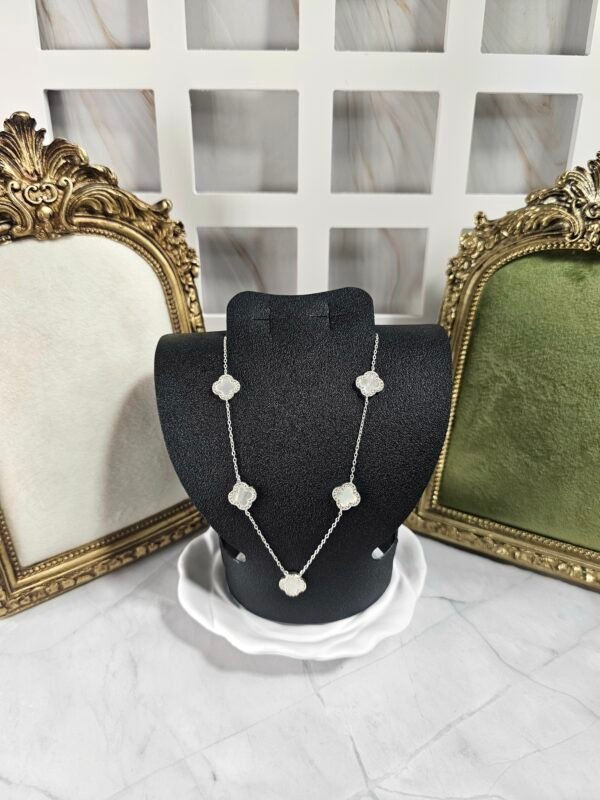 Collar Concha Blanca